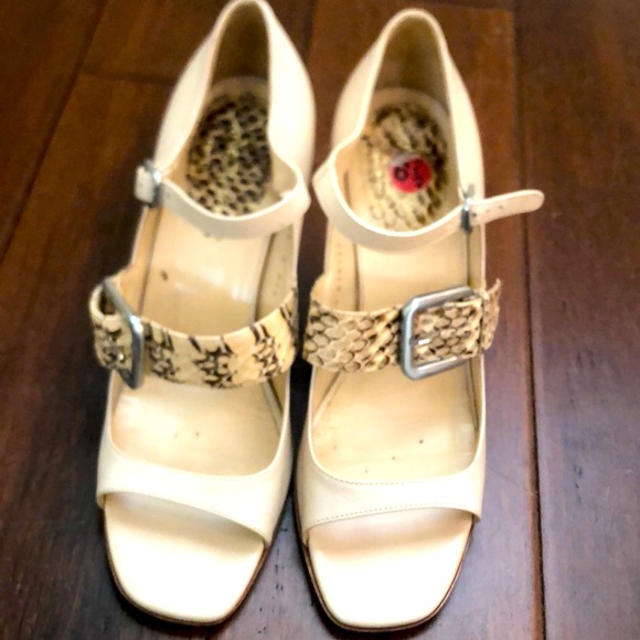 Heels - Picture 2 of 4